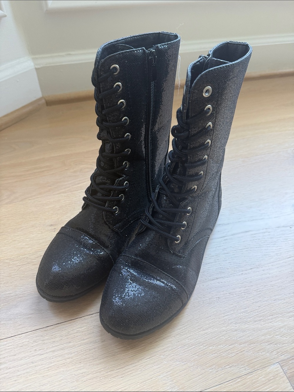 Balera Black Women's Lace-Up Shimmer Combat Boots size 6